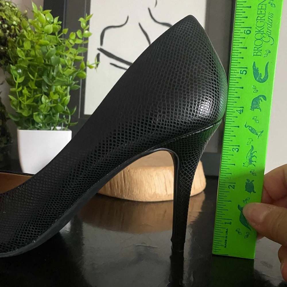 Jessica Simpson Textured Black Heels - Picture 9 of 10